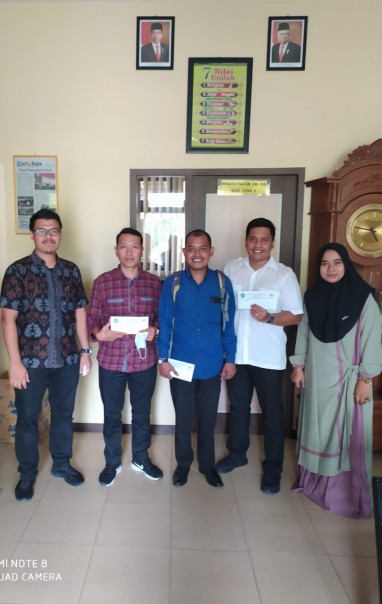 Dosen FIA UNILAK Terima Bantuan S3